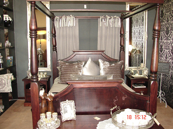 4-POSTER-BED-TURNED-3