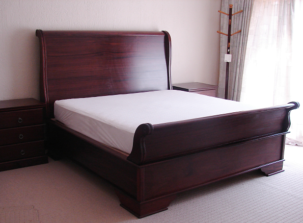 SLEIGH-BED- CUSTOM
