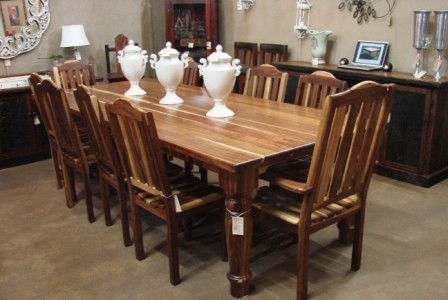 COUNTRY-TABLE-JEAN-THOMAS-DINING-CHAIRS