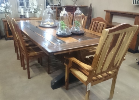 SLEEPER-TABLE-JEAN-THOMAS-DINING-CHAIRS
