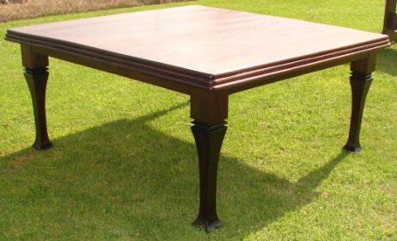 SQUARE-TABLE