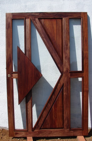 TRIANGLE-GLASS-DOOR