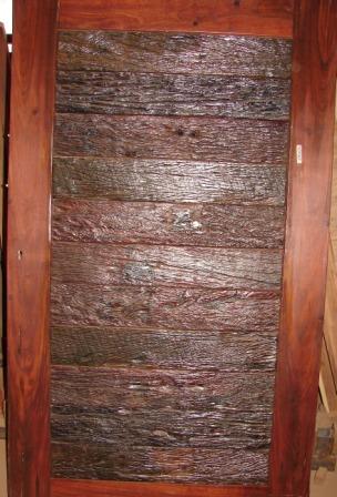 HORIZONTAL-ROUGH-SLEEPER-DOOR
