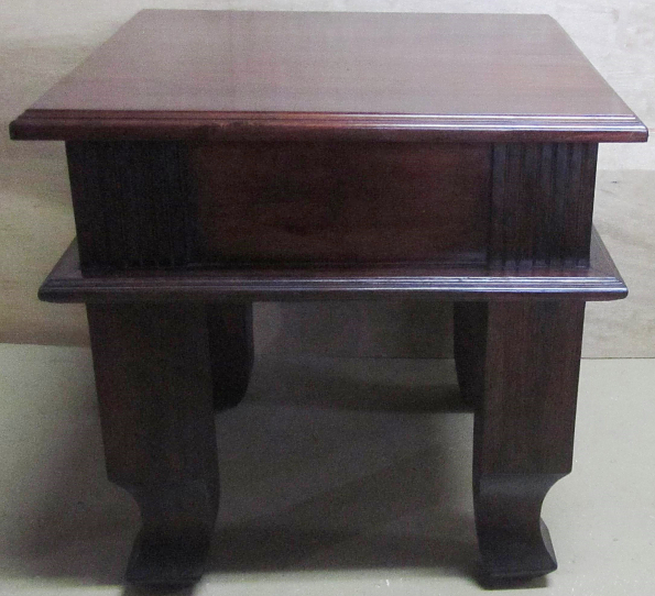 SIDE-TABLE-JUSTINE