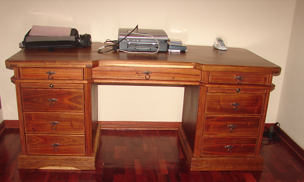 CLASSIC-T-DESK-Kiaat