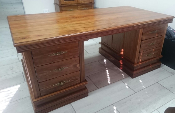 DESK-FLUTED-KIAAT-(1)-